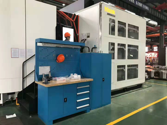 天金岡實(shí)木鉗工工作桌--客戶場景