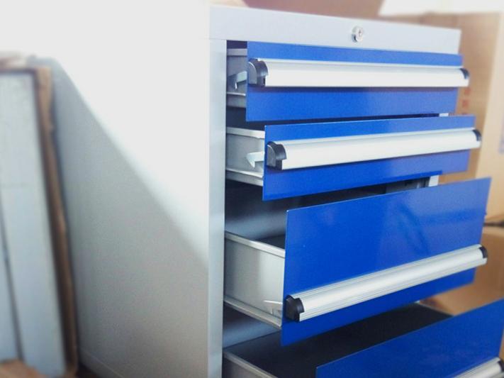 車間工具柜自己焊接還是專業(yè)生產(chǎn)？【天金岡】