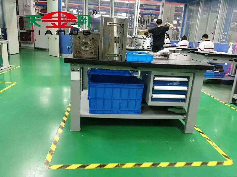 鉗工工作臺(tái)廠家